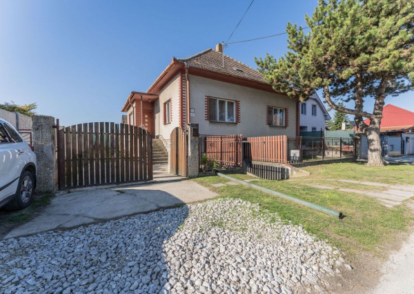 RealityDS - Predaj 3 izbového rodinného domu s garážou, letnou kuchynkou na 6,23 á pozemku, Šamorín