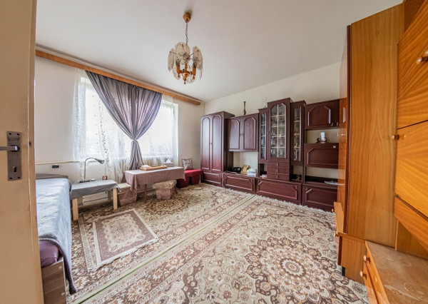 Predaj 4 izb. rodinného domu, garáže a vedľ. stavby na 23,09 á pozemku, ZĽAVA 40000