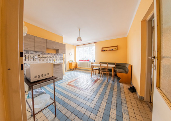 Predaj 4 izb. rodinného domu, garáže a vedľ. stavby na 23,09 á pozemku, ZĽAVA 40000