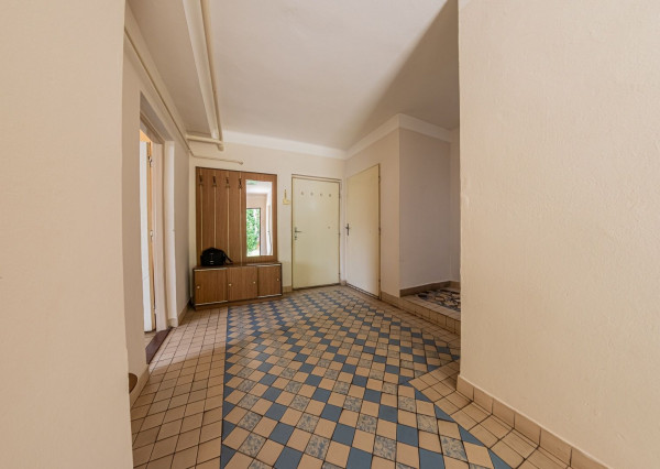 Predaj 4 izb. rodinného domu, garáže a vedľ. stavby na 23,09 á pozemku, ZĽAVA 40000