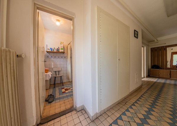 Predaj 4 izb. rodinného domu, garáže a vedľ. stavby na 23,09 á pozemku, ZĽAVA 40000