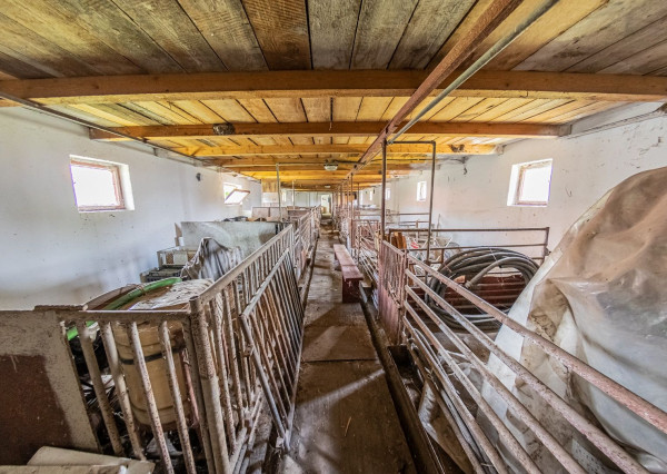 Predaj 4 izb. rodinného domu, garáže a vedľ. stavby na 23,09 á pozemku, ZĽAVA 40000