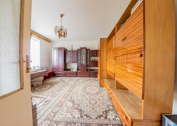 Predaj 4 izb. rodinného domu, garáže a vedľ. stavby na 23,09 á pozemku, ZĽAVA 40000