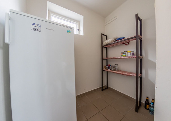 Predaj 4 izb. rodinného domu, garáže a vedľ. stavby na 23,09 á pozemku, ZĽAVA 40000