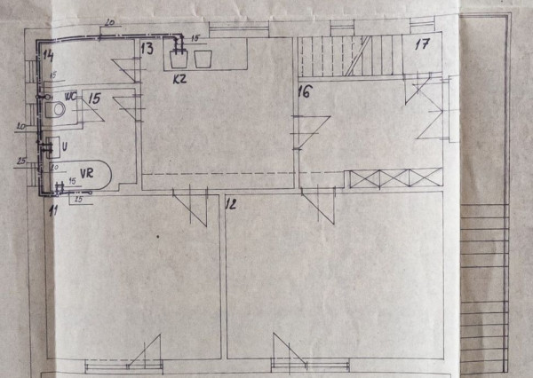Predaj 4 izb. rodinného domu, garáže a vedľ. stavby na 23,09 á pozemku, ZĽAVA 40000