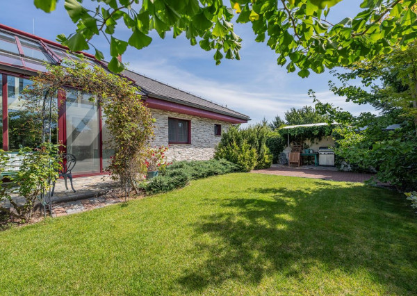 RealityDS - PREDAJ úsporného 5,5-izbového rodinného domu s pozemkom 621 m2, Šamorín