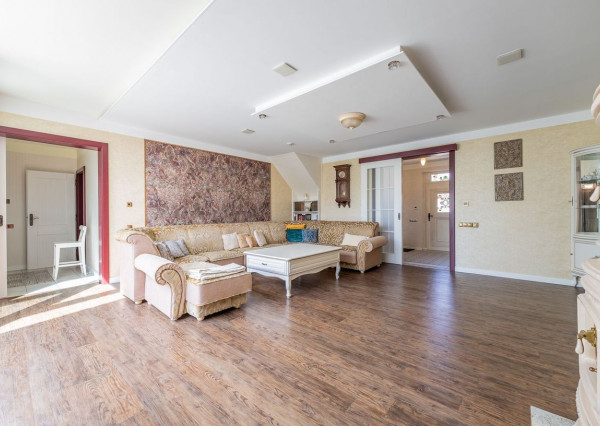 RealityDS - PREDAJ úsporného 5,5-izbového rodinného domu s pozemkom 621 m2, Šamorín