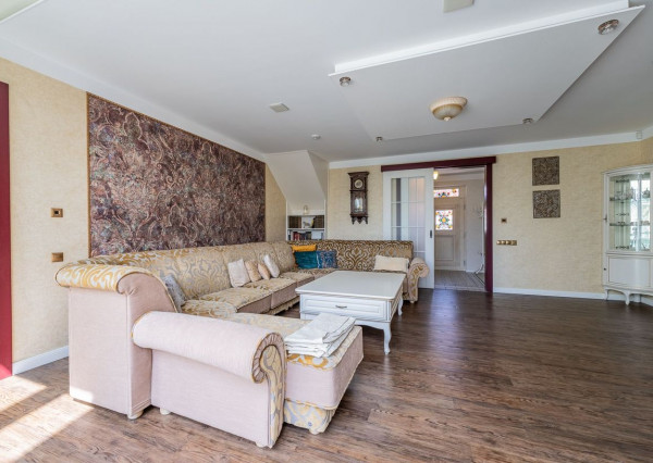 RealityDS - PREDAJ úsporného 5,5-izbového rodinného domu s pozemkom 621 m2, Šamorín