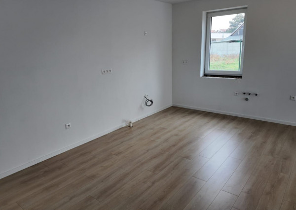 Predaj - 4 izb. NOVOSTAVBA BUNGALOVU  s 3 parkovacími plochami na 5,60 á pozemku, Šamorín
