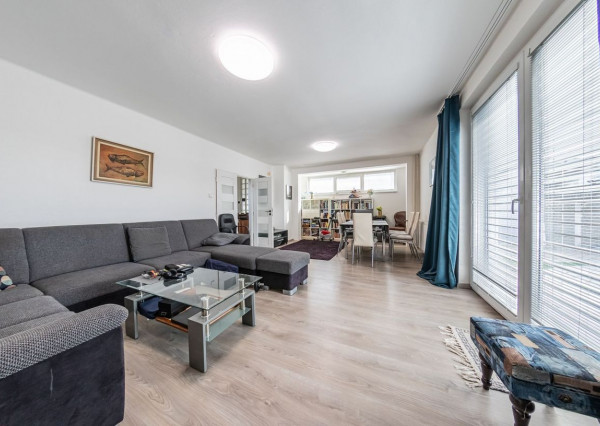 RealityDS - PREDAJ 5-izbového rodinného domu s garážou a veľkým pozemkom – Malé Dvorníky