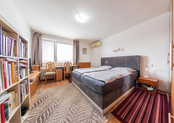 RealityDS - PREDAJ 5-izbového rodinného domu s garážou a veľkým pozemkom – Malé Dvorníky