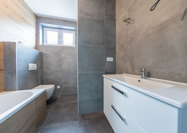 REZERVOVANÝ - RealityDS - ZĽAVA, KTORÁ SA NEODMIETA ! Predaj 3i bungalovu so 445 m2 pozemkom, Báč