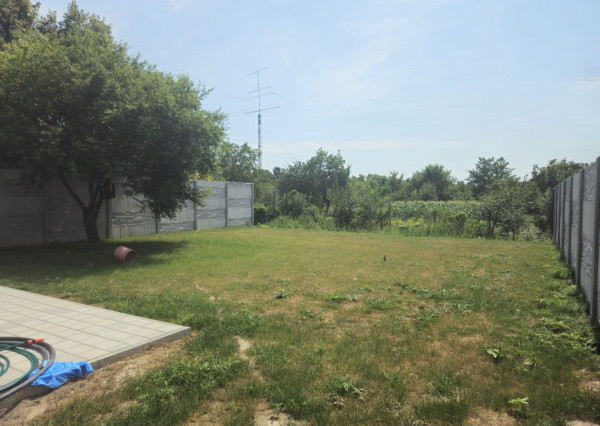 REZERVOVANÝ - RealityDS - ZĽAVA, KTORÁ SA NEODMIETA ! Predaj 3i bungalovu so 445 m2 pozemkom, Báč