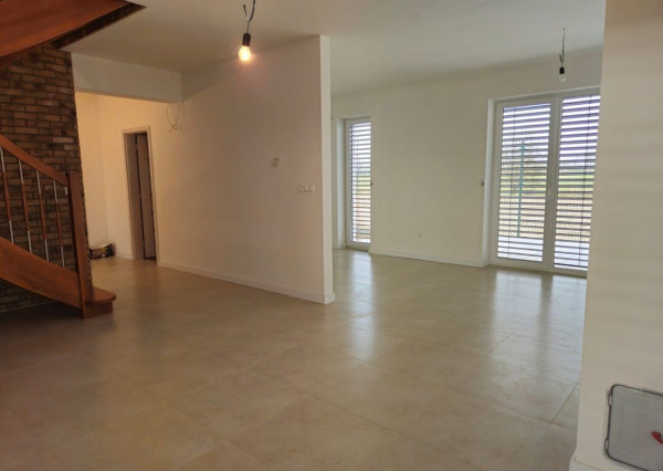 RealityDS - Nový 4-izbový byt so záhradkou a parkovaním na PREDAJ, Bučuháza - Šamorín