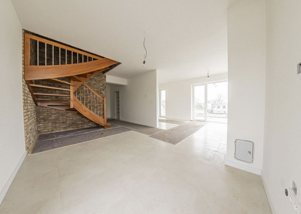 RealityDS - Nový 4-izbový byt so záhradkou a parkovaním na PREDAJ, Bučuháza - Šamorín