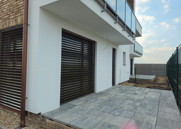 RealityDS - Nový 4-izbový byt so záhradkou a parkovaním na PREDAJ, Bučuháza - Šamorín