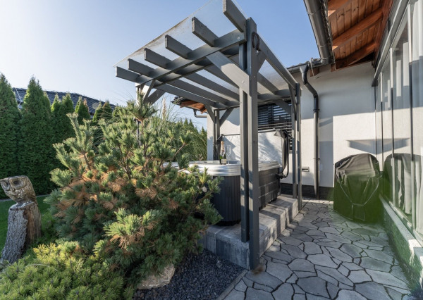 RealityDS - PRE NÁROČNEJŠÍCH !!! Predaj 5 izb. RD s garážou na 6,65 á pozemku, Kvetoslavov - Rozárium