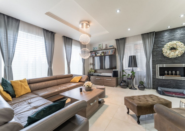 RealityDS - PRE NÁROČNEJŠÍCH !!! Predaj 5 izb. RD s garážou na 6,65 á pozemku, Kvetoslavov - Rozárium