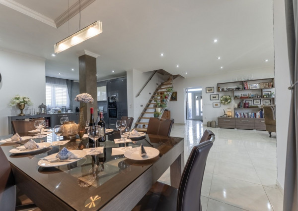 RealityDS - PRE NÁROČNEJŠÍCH !!! Predaj 5 izb. RD s garážou na 6,65 á pozemku, Kvetoslavov - Rozárium