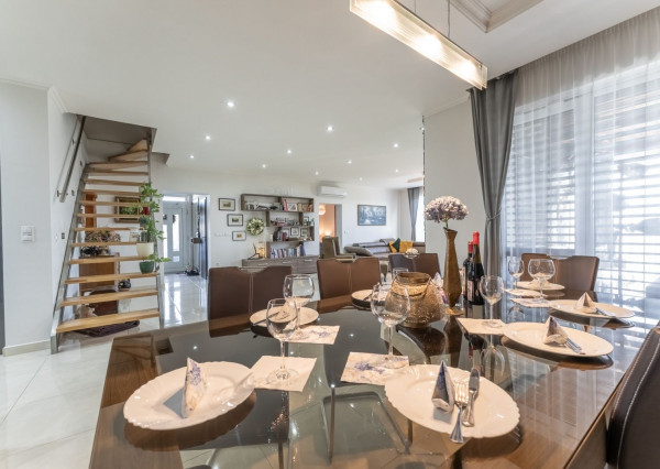 RealityDS - PRE NÁROČNEJŠÍCH !!! Predaj 5 izb. RD s garážou na 6,65 á pozemku, Kvetoslavov - Rozárium