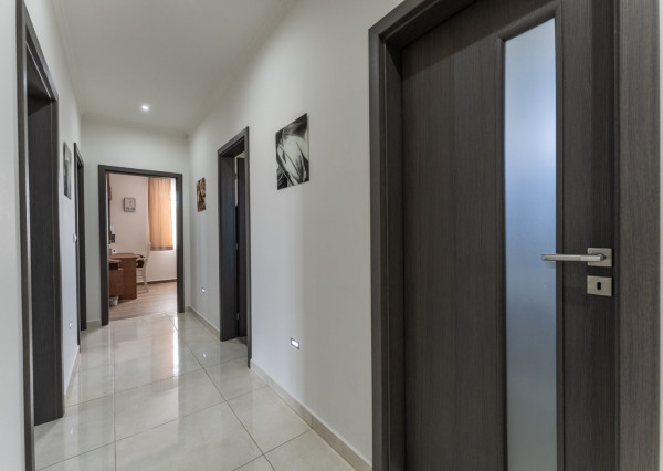 RealityDS - PRE NÁROČNEJŠÍCH !!! Predaj 5 izb. RD s garážou na 6,65 á pozemku, Kvetoslavov - Rozárium