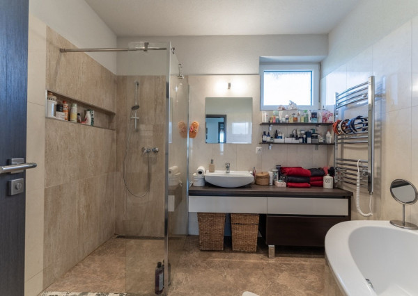 RealityDS - PRE NÁROČNEJŠÍCH !!! Predaj 5 izb. RD s garážou na 6,65 á pozemku, Kvetoslavov - Rozárium