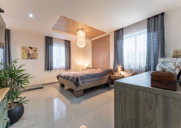 RealityDS - PRE NÁROČNEJŠÍCH !!! Predaj 5 izb. RD s garážou na 6,65 á pozemku, Kvetoslavov - Rozárium