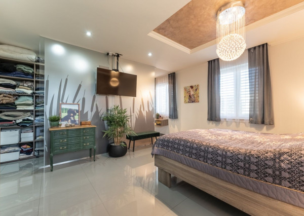 RealityDS - PRE NÁROČNEJŠÍCH !!! Predaj 5 izb. RD s garážou na 6,65 á pozemku, Kvetoslavov - Rozárium