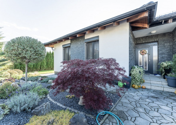 RealityDS - PRE NÁROČNEJŠÍCH !!! Predaj 5 izb. RD s garážou na 6,65 á pozemku, Kvetoslavov - Rozárium