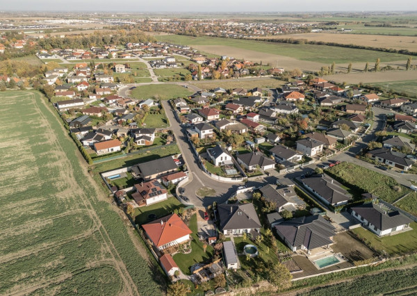 RealityDS - PRE NÁROČNEJŠÍCH !!! Predaj 5 izb. RD s garážou na 6,65 á pozemku, Kvetoslavov - Rozárium