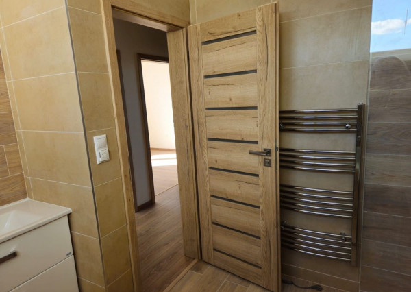 RK RealityDS - PREDAJ NOVÝ 4 izb. byt, 123 m2 + malá oplotená záhradka na relax + 2x parkovacia plocha v OV =nová cena =259.500,-€ !!!