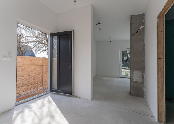 RealityDS - PREDAJ moderná celoročne obyv. chatka so 170 m2 pozemkom, Bodíky AKCIA!