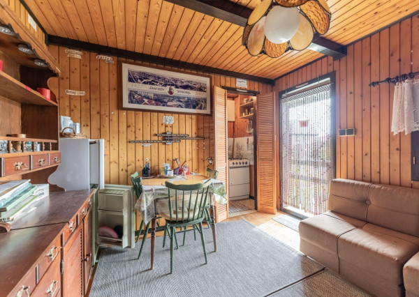 PREDANÁ - RealityDS - Predaj rekreačného pozemku 400 m2 s letnou drevenou chatkou !!!, 65990,- € Dobrohošť