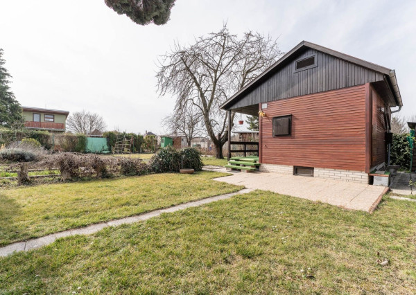 PREDANÁ - RealityDS - Predaj rekreačného pozemku 400 m2 s letnou drevenou chatkou !!!, 65990,- € Dobrohošť