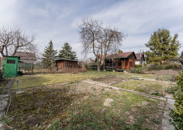 PREDANÁ - RealityDS - Predaj rekreačného pozemku 400 m2 s letnou drevenou chatkou !!!, 65990,- € Dobrohošť