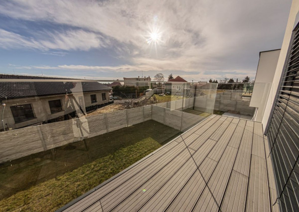 RealityDS - Štýlový 2-izbový byt v Košútoch s balkónom – ideálny na investíciu alebo prvé bývanie na PREDAJ