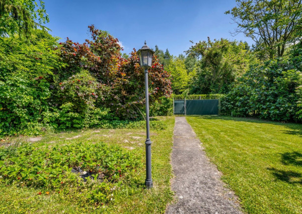 RealityDS - PREDAJ - pozemok s rekreačnou chatou priamo pri vode v Potônskych Lúkach!