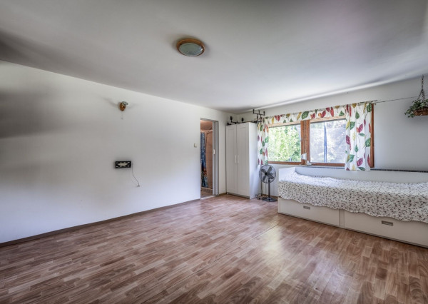 RealityDS - PREDAJ - pozemok s rekreačnou chatou priamo pri vode v Potônskych Lúkach!