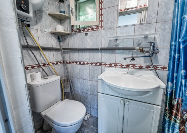 RealityDS - PREDAJ - pozemok s rekreačnou chatou priamo pri vode v Potônskych Lúkach!