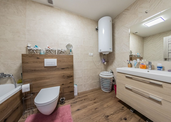 RealityDS - Predaj 4 izb. dvojpodlaž. novostavby RD so záhradou, 2x parkovacie státie, Šamorín