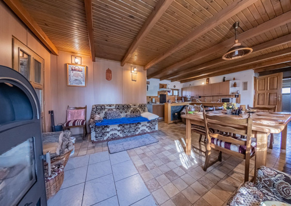 REZERVOVANÁ - RealityDS - Predaj kompletne zariadenej, podpivničenej rekreačnej chaty, prístreškom pre auto, altánkom, drevárničkou, grilom, so 6,88á pozemkom v OV, Gabčíkovo VEĽKÁ ZĽAVA !!!