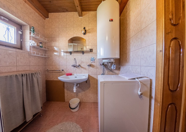 REZERVOVANÁ - RealityDS - Predaj kompletne zariadenej, podpivničenej rekreačnej chaty, prístreškom pre auto, altánkom, drevárničkou, grilom, so 6,88á pozemkom v OV, Gabčíkovo VEĽKÁ ZĽAVA !!!