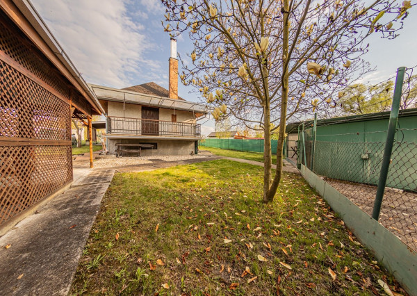 REZERVOVANÁ - RealityDS - Predaj kompletne zariadenej, podpivničenej rekreačnej chaty, prístreškom pre auto, altánkom, drevárničkou, grilom, so 6,88á pozemkom v OV, Gabčíkovo VEĽKÁ ZĽAVA !!!