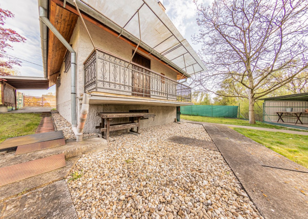 REZERVOVANÁ - RealityDS - Predaj kompletne zariadenej, podpivničenej rekreačnej chaty, prístreškom pre auto, altánkom, drevárničkou, grilom, so 6,88á pozemkom v OV, Gabčíkovo VEĽKÁ ZĽAVA !!!