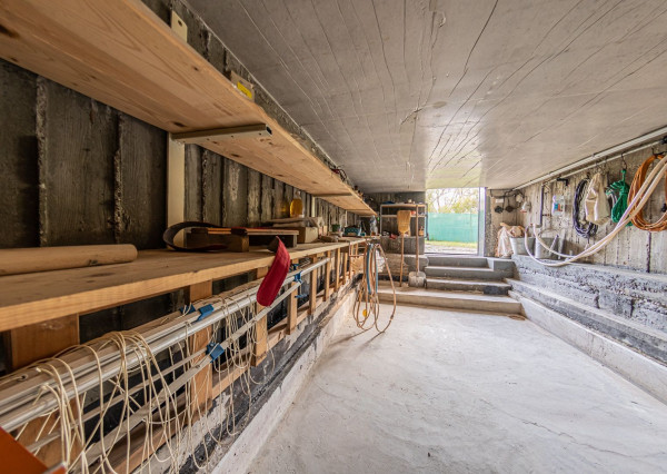 REZERVOVANÁ - RealityDS - Predaj kompletne zariadenej, podpivničenej rekreačnej chaty, prístreškom pre auto, altánkom, drevárničkou, grilom, so 6,88á pozemkom v OV, Gabčíkovo VEĽKÁ ZĽAVA !!!