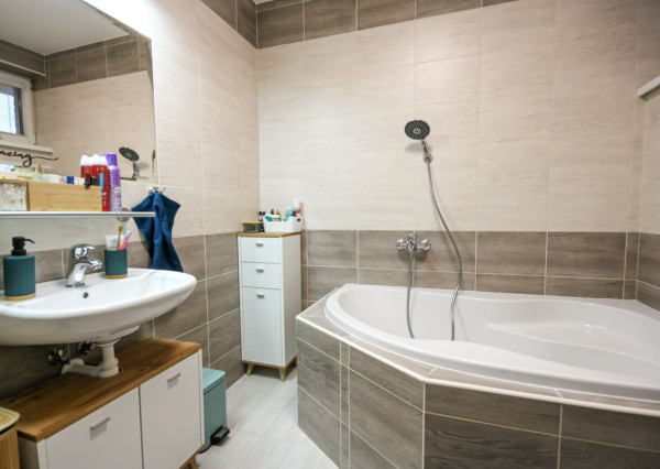 PREDAJ 3-izbového bytu s fotovoltaikou a 2 parkovacími miestami, Dunajská Streda