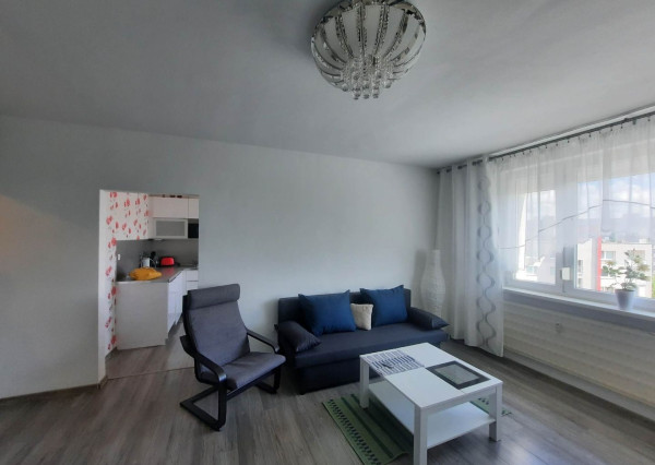 RealityDS - PRENÁJOM zrekonštruovaného 3 izb. bytu, 76 m2 + loggia + 13 m2 pivnica, Cintorínska ulica