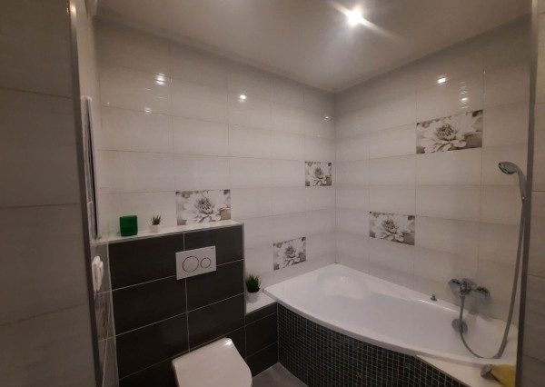 RealityDS - PRENÁJOM zrekonštruovaného 3 izb. bytu, 76 m2 + loggia + 13 m2 pivnica, Cintorínska ulica