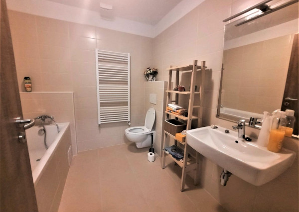 RealityDS - Prenájom 1 izbového bytu s balkónom v novostavbe tehlového bytového domu, Platan