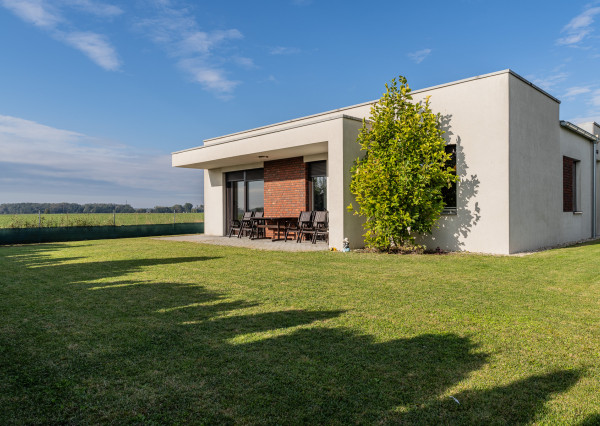 RealityDS - PREDAJ slnečného 3 izbového rodinného domu, Dolný Bar